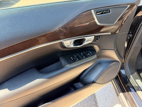 Used 2016 Volvo XC90 T6 Momentum image 10