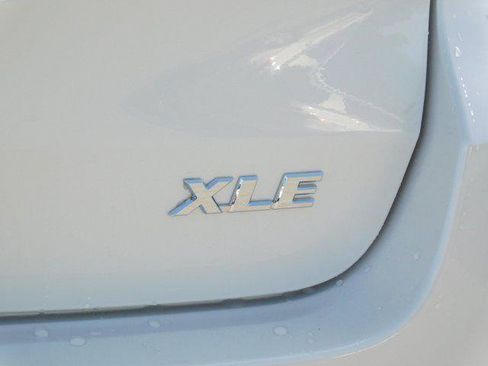 Certified 2019 Toyota Highlander XLE FWD image 31