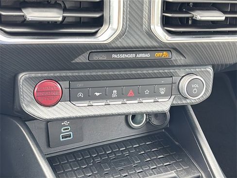 Used 2024 Ford Mustang Premium image 33