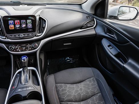 Used 2017 Chevrolet Volt LT w/ Comfort Package image 15