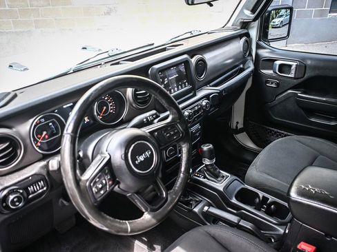 Used 2020 Jeep Gladiator Sport w/ Quick Order Package 24S AWD/4WD image 9