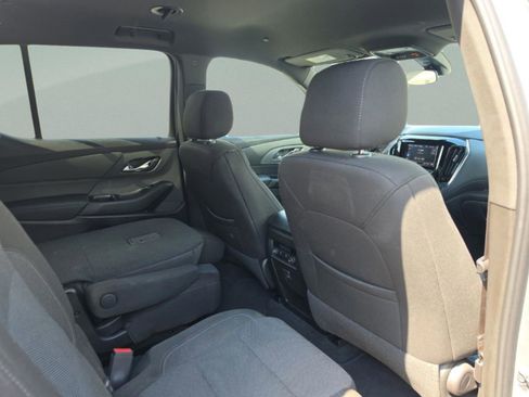 Used 2023 Chevrolet Traverse LT FWD image 26