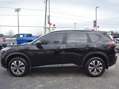 Used 2023 Nissan Rogue SV image 6