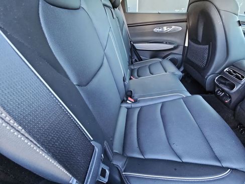 Used 2022 Genesis GV70 2.5T w/ Advanced Package image 16