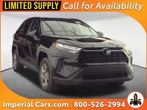 Used 2025 Toyota RAV4 LE AWD/4WD image 1