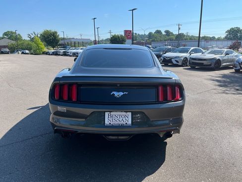 Used 2017 Ford Mustang Coupe RWD image 6