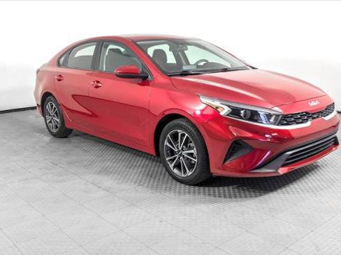 Used 2023 Kia Forte LXS image 11