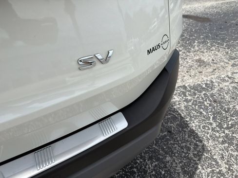 Certified 2023 Nissan Rogue SV FWD image 39