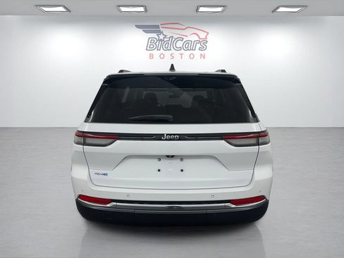 Used 2022 Jeep Grand Cherokee Limited 4xe w/ Luxury Tech Group II AWD/4WD image 5