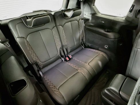 Used 2023 Jeep Grand Cherokee L Summit AWD/4WD image 28