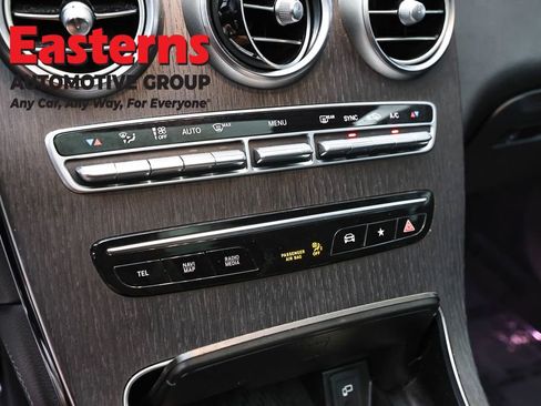Used 2020 Mercedes-Benz GLC 300 4MATIC image 18