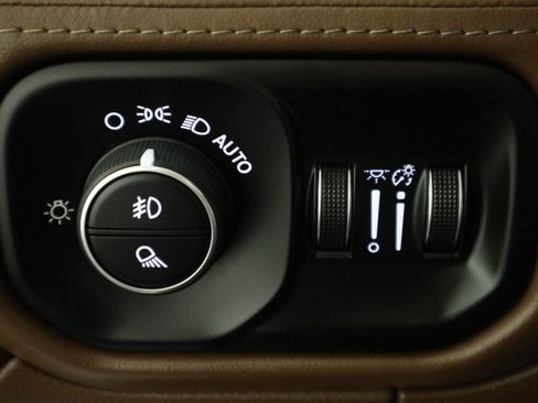 Used 2022 RAM 2500 Limited image 33