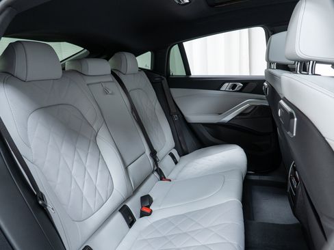 New 2026 BMW X6 xDrive40i w/ Climate Comfort Package image 24