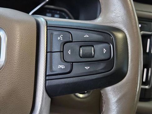 Used 2021 GMC Yukon Denali w/ Denali Premium Package RWD image 25