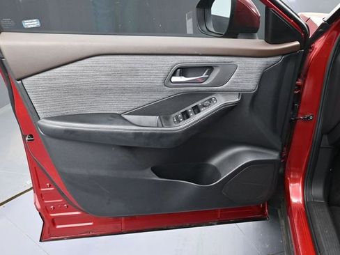 Used 2023 Nissan Rogue SV FWD image 16