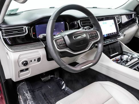 Used 2022 Jeep Wagoneer Series III w/ Premium Group I AWD/4WD image 20