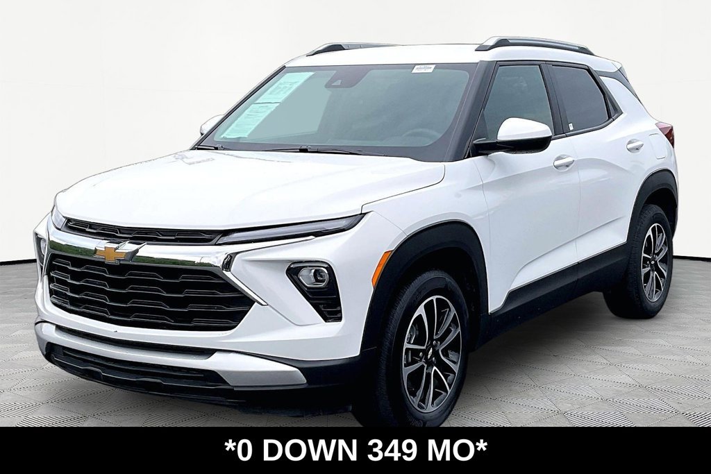 Used 2025 Chevrolet TrailBlazer LT w/ Driver Confidence Package FWD image 1