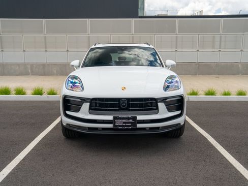 Certified 2026 Porsche Macan AWD/4WD image 6