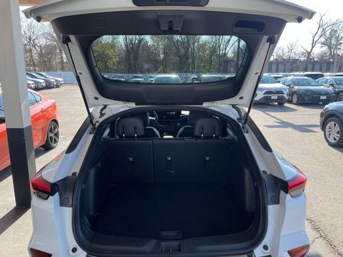 Used 2025 Buick Envista Sport Touring image 29