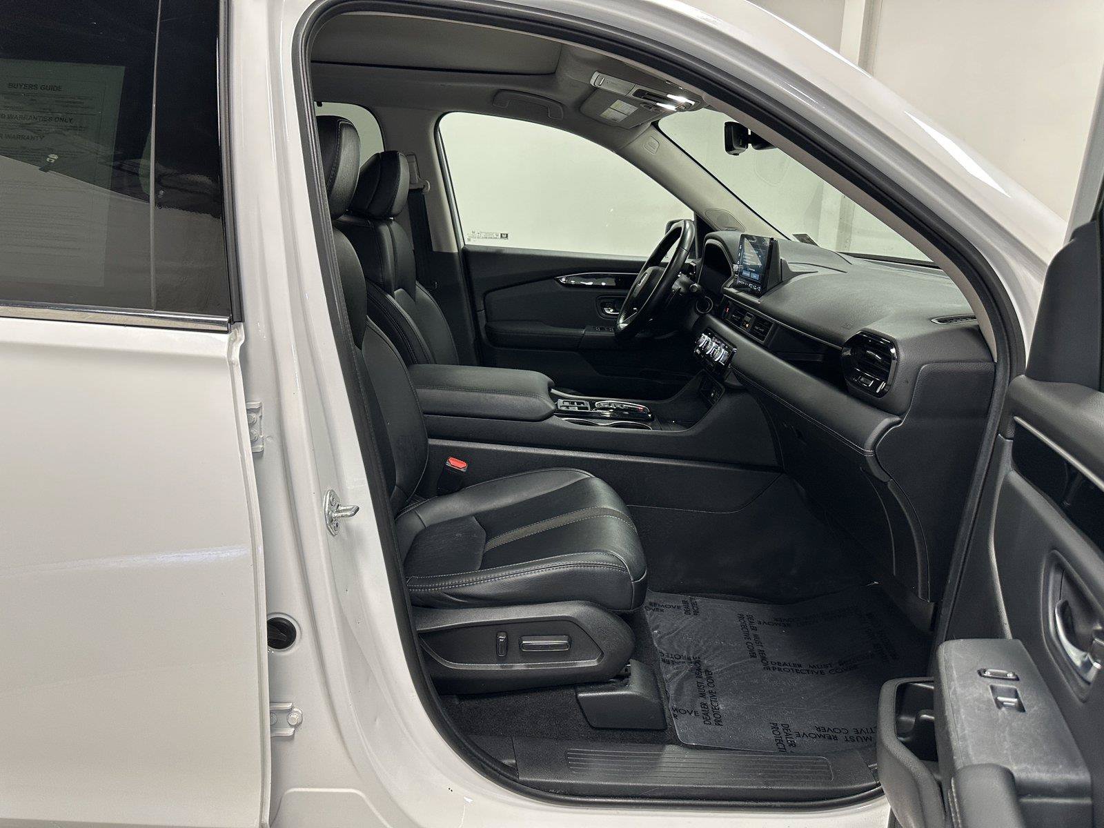 Used 2025 Honda Pilot Touring image 39