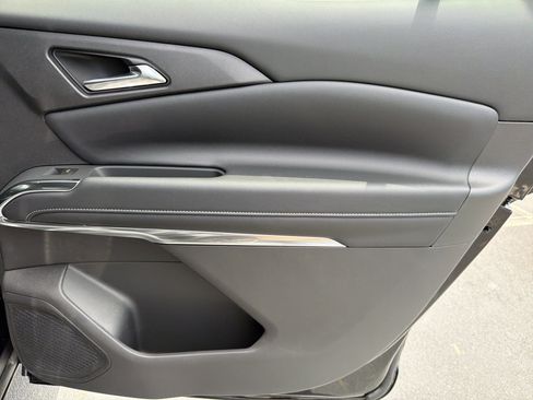 New 2026 Chevrolet Traverse LT w/ LPO, Floor Liner Package FWD image 16