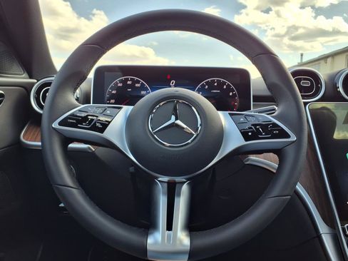 Used 2025 Mercedes-Benz C 300 4MATIC Sedan image 22