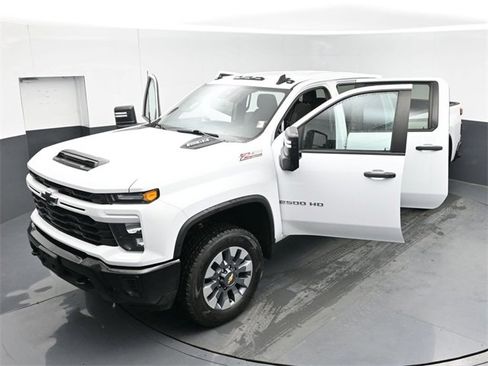 Used 2024 Chevrolet Silverado 2500 Custom w/ Custom Value Package image 49