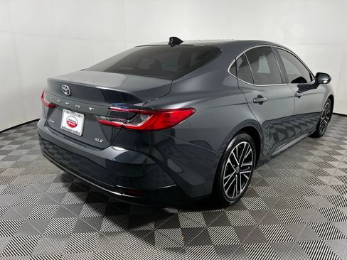 Used 2025 Toyota Camry XLE image 5