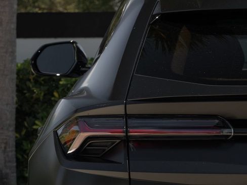 Used 2023 Lamborghini Urus S AWD/4WD image 41