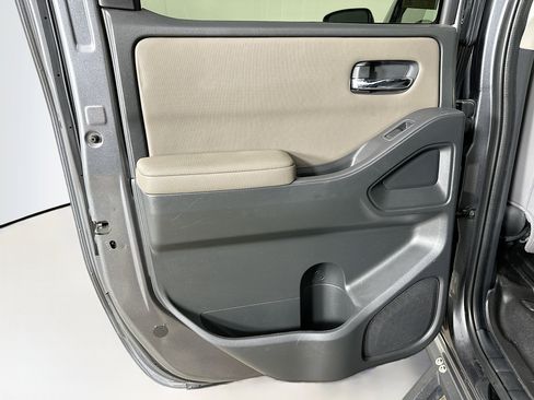 Used 2022 Nissan Frontier SV w/ Technology Package image 25