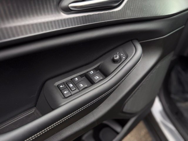 Used 2025 Jeep Grand Cherokee 4WD image 15
