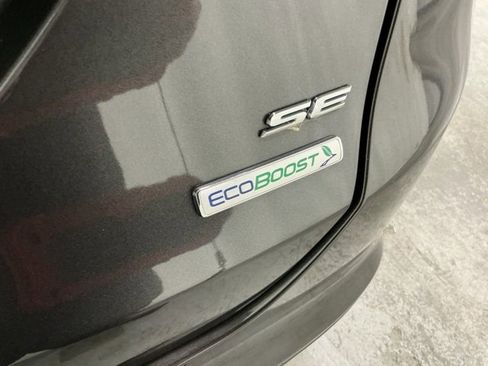 Used 2018 Ford Fusion SE w/ Fusion SE Technology Package image 7