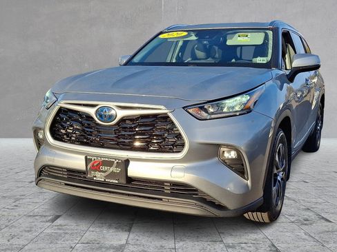 Used 2020 Toyota Highlander XLE image 4