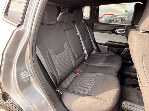 Used 2023 Jeep Compass Sport image 28