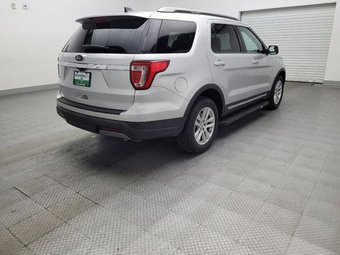 Used 2019 Ford Explorer XLT FWD image 9