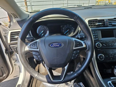 Used 2013 Ford Fusion SE FWD image 23