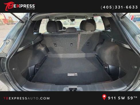 Used 2021 Nissan Rogue Sport S image 9