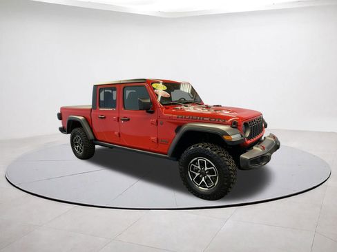 Used 2024 Jeep Gladiator Rubicon w/ Technology Group image 6