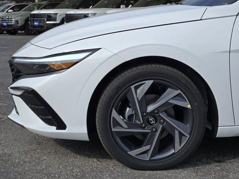 New 2026 Hyundai Elantra Limited image 5