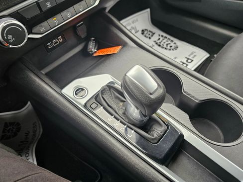 Used 2025 Nissan Altima 2.5 SV FWD image 28