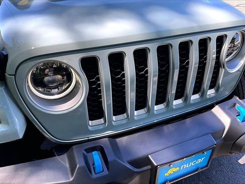 Used 2023 Jeep Wrangler Unlimited Sahara AWD/4WD image 30