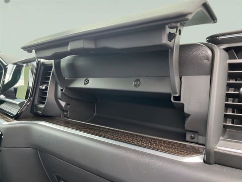 Used 2022 Chevrolet Silverado 1500 LT image 33