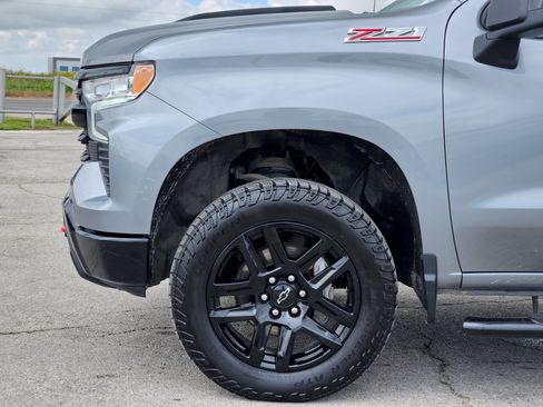 Used 2023 Chevrolet Silverado 1500 LT Trail Boss w/ Protection Package AWD/4WD image 9