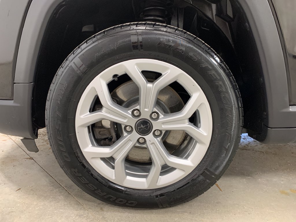 Used 2025 Jeep Compass Sport AWD/4WD image 18
