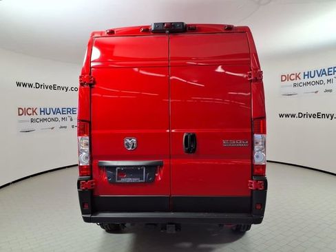 Used 2025 RAM ProMaster 2500 w/ Convenience Group FWD image 5