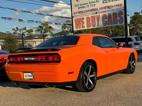 Used 2014 Dodge Challenger R/T image 7