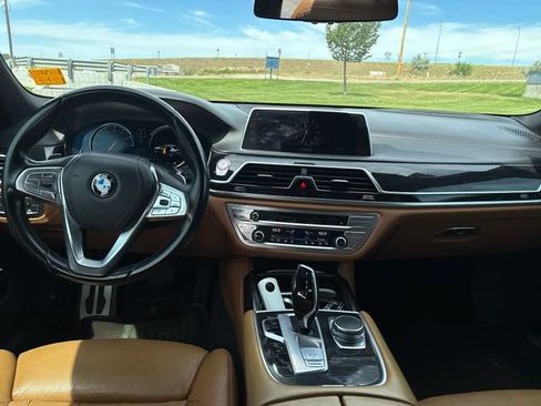 Used 2016 BMW 740i w/ Executive Package 2 RWD image 12