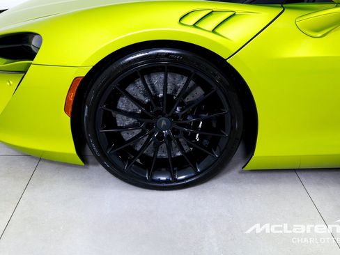 Used 2025 McLaren Artura Spider RWD image 25