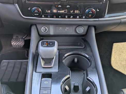 Certified 2022 Nissan Rogue SL w/ SL Premium Package image 23