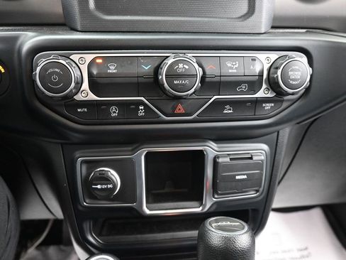 Used 2023 Jeep Gladiator Sport image 19